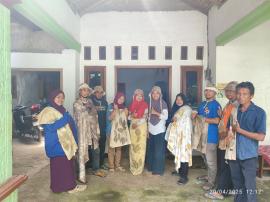 Menjadi bisnis kreatif berbasis mu'amalah, Ron Rinonce dijadikan objek penelitian skripsi