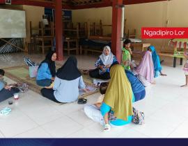 Timbangan balita Posyandu Menur