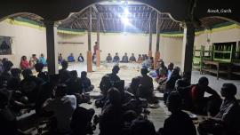 ?Gandeng Mahasiswa KKN UDB Solo, Warga Sempu Lor Gelar Tirakatan Malam 1 Suro dengan Khidmat